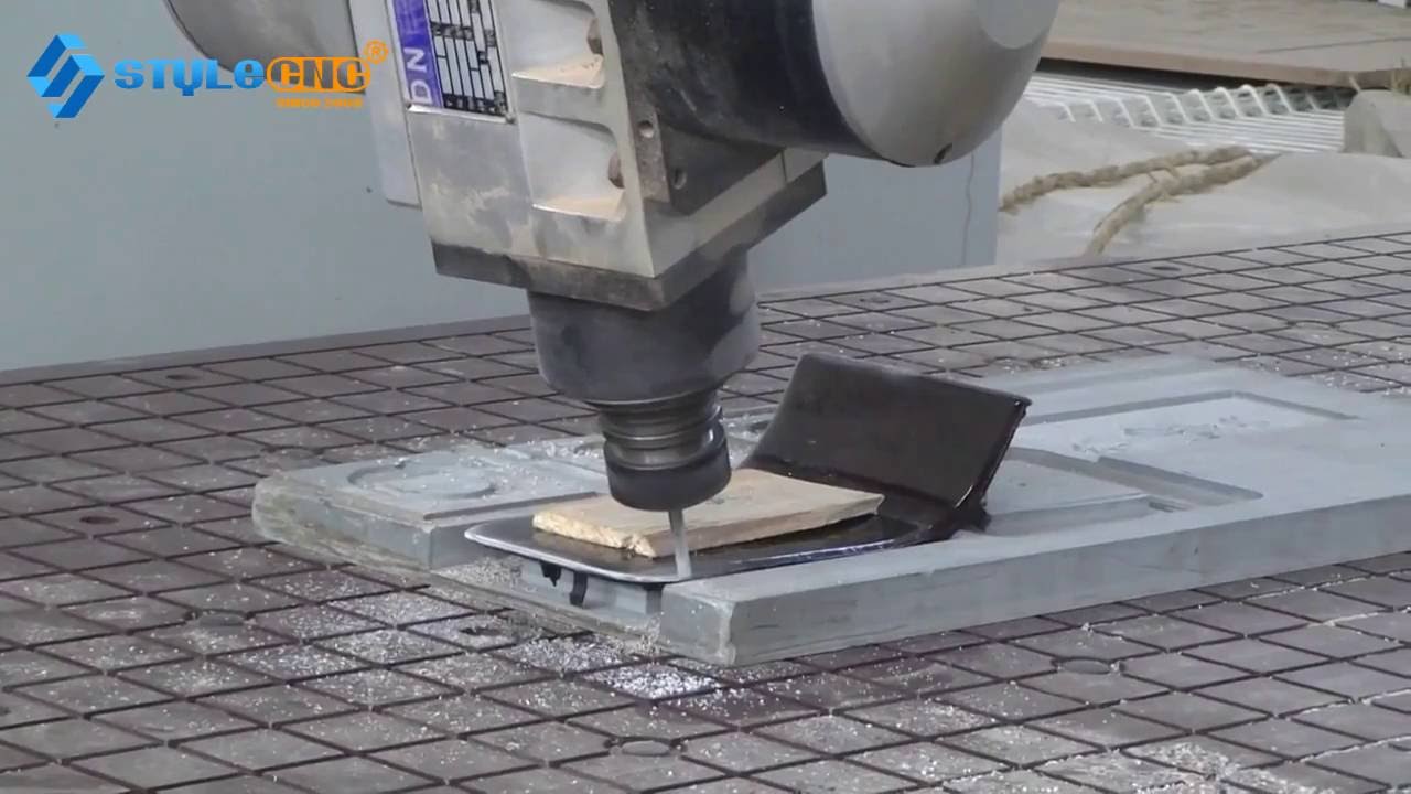 小型五軸數(shù)控加工中心用于 3D 木工 小型五軸數(shù)控加工中心用于 3D 木工
