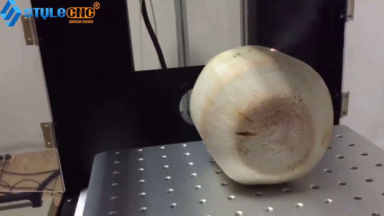 CO2 激光打標(biāo)機(jī)在新鮮椰子上 DIY 定制徽標(biāo) CO2 激光打標(biāo)機(jī)在新鮮椰子上 DIY 定制徽標(biāo)