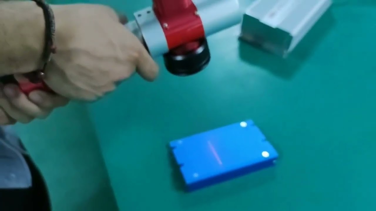 經(jīng)濟實惠 100W 背包式激光清洗機出售 經(jīng)濟實惠 100W 背包式激光清洗機出售